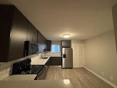 3rd image of 78 Sheridan Dr NE APT 2