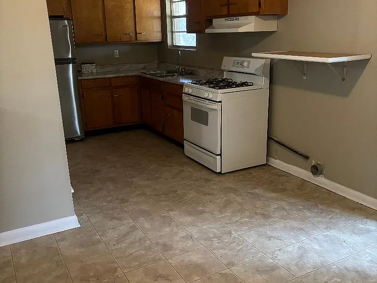 1400 W College Ave — Photo 8