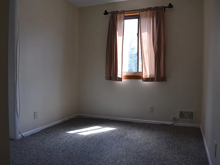 432 Surrey Hill Way — Photo 7