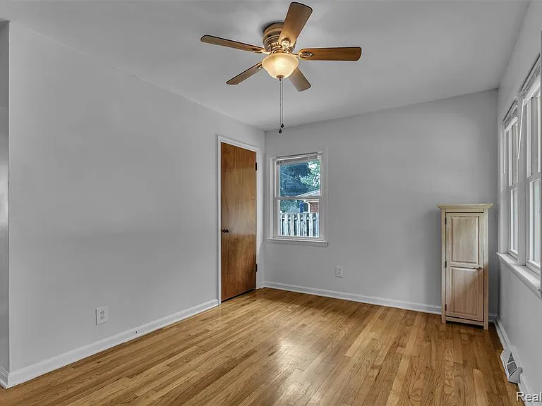 4918 Ainsley Ave — Photo 24