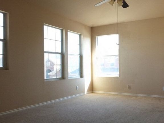 5th image of 16603 Mandolino Ln