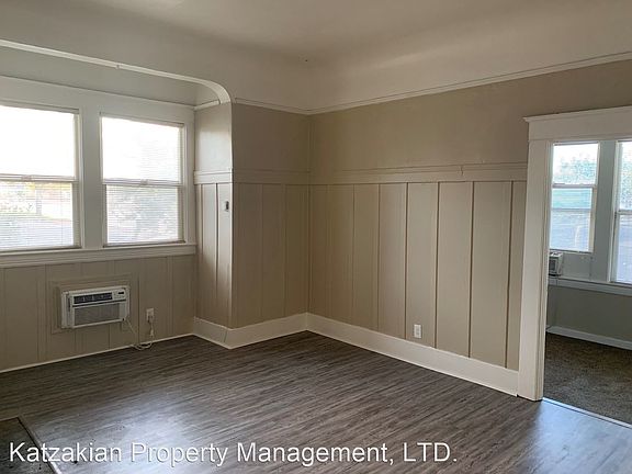 4th image of 121 E Lockeford St APT 1