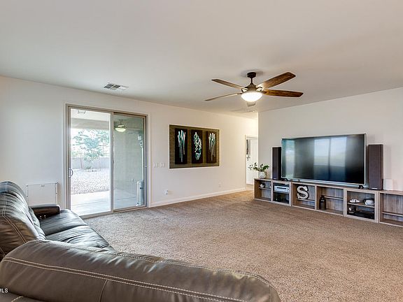 5th image of 1249 E Barrett Dr