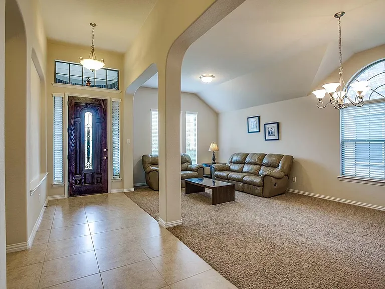 7772 Ivanhoe Dr — Photo 15