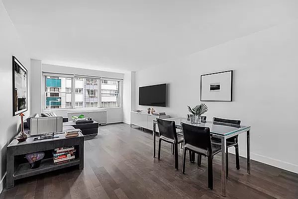 1st image of 10 W 15th St APT 615