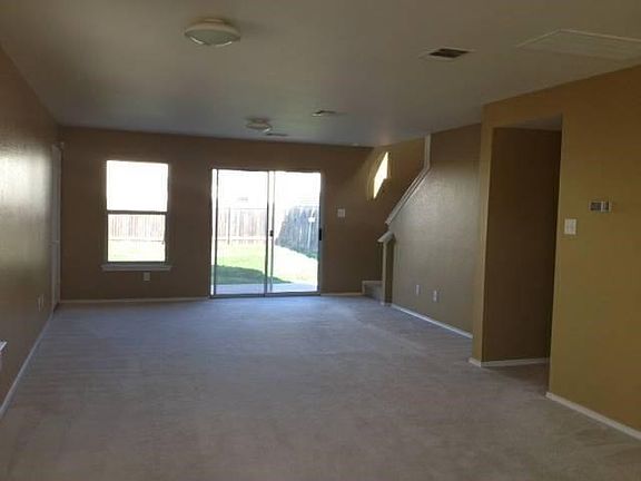 4th image of 13608 Coomes Dr