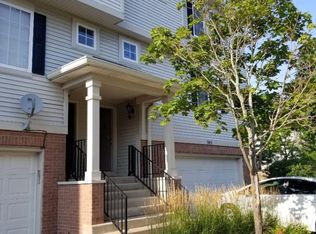 303 Evergreen Cir, Gilberts, IL 60136