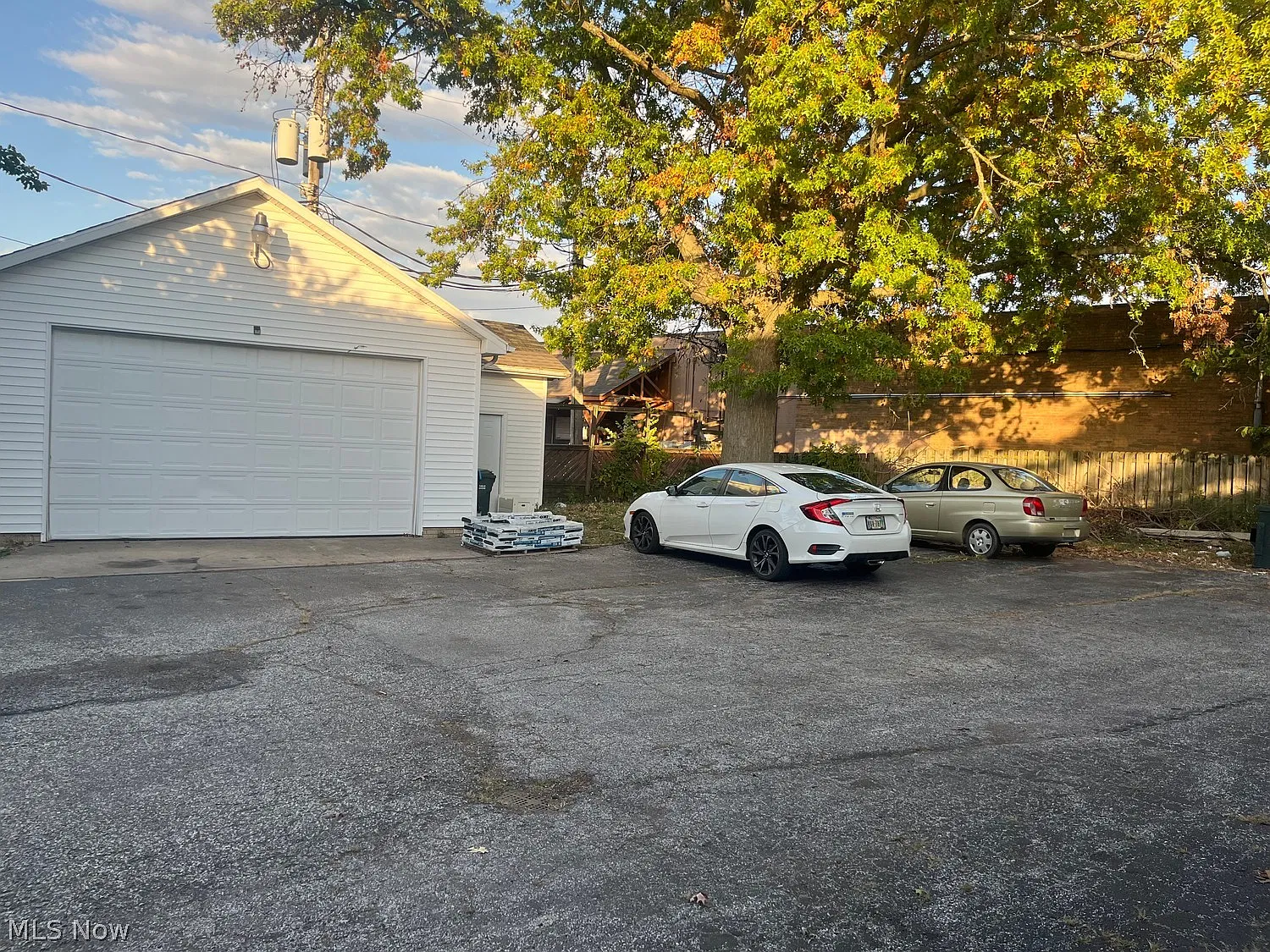 4 bed, 2.0 bath, 1200 sqft, $1,600 — Photo 4