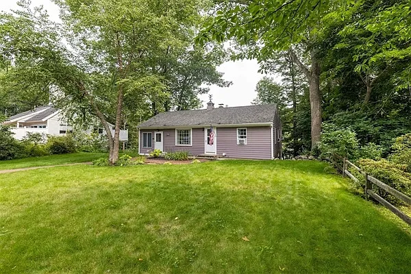3 bed, 1776 sqft, $2,400 — Photo 2