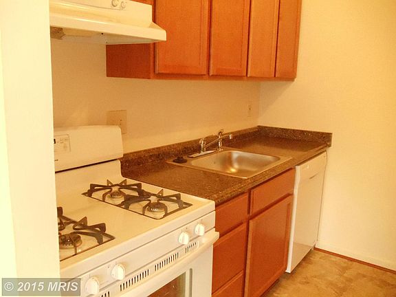 3rd image of 2752 Hollywood Rd Unit 52/301