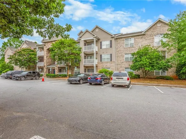 923 Windcastle Ln APT 305, Winston Salem, NC 27105
