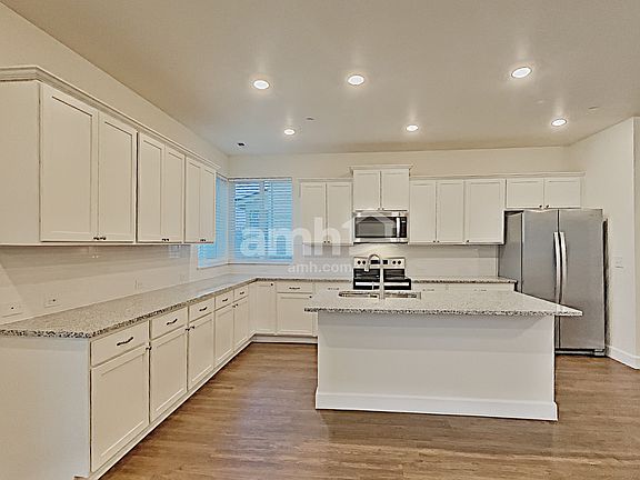 5th image of 13712 107th Avenue Ct E