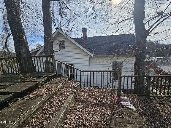 5th image of 204 High Ave NE