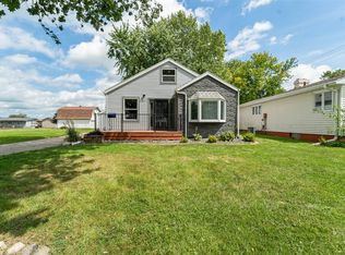 811 13th St, Nevada, IA 50201