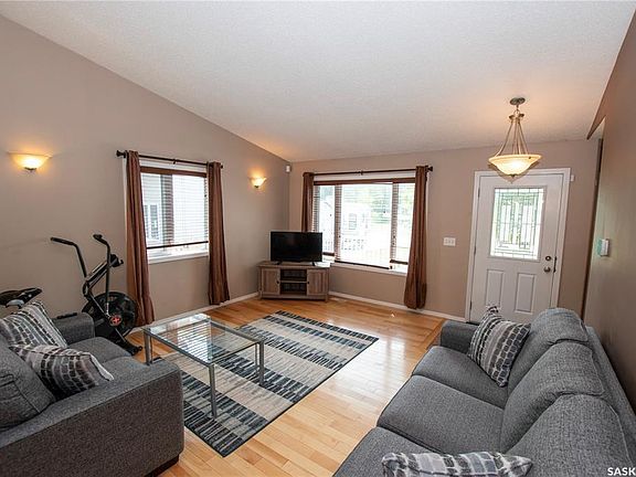 4th image of 340 Clark Ave