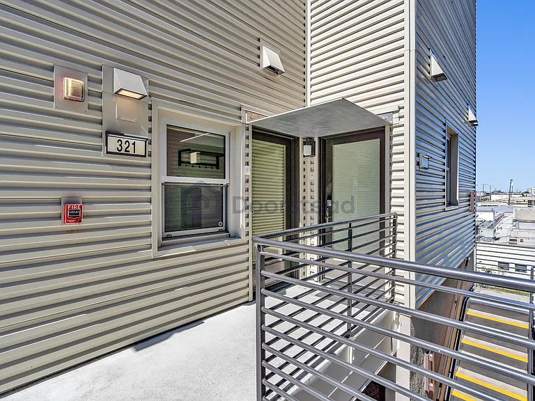 6466 Hollis St #321 — Photo 3
