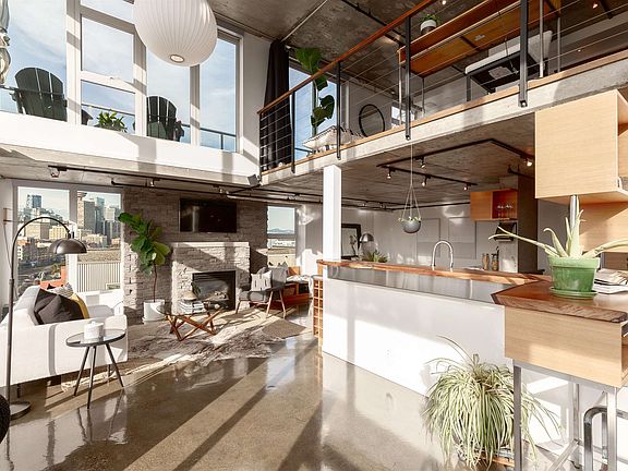 3rd image of 289 Alexander St #1002