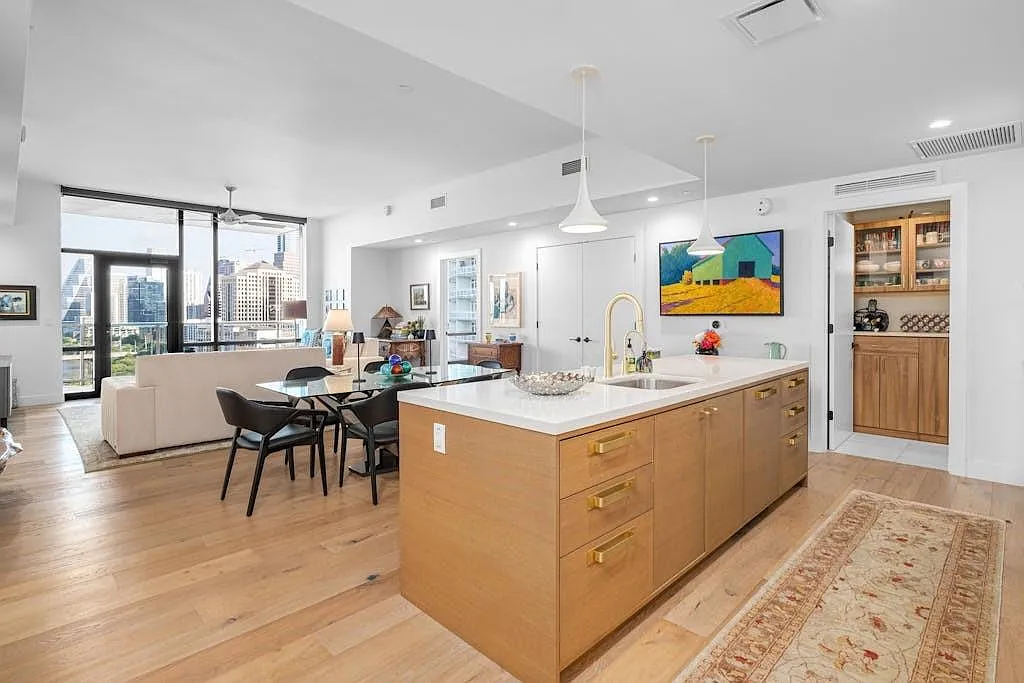 3 bed, 3.0 bath, 1743 sqft, $7,450 — Photo 1