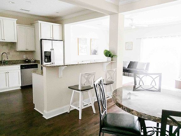 5th image of 1405 Reserve Ln