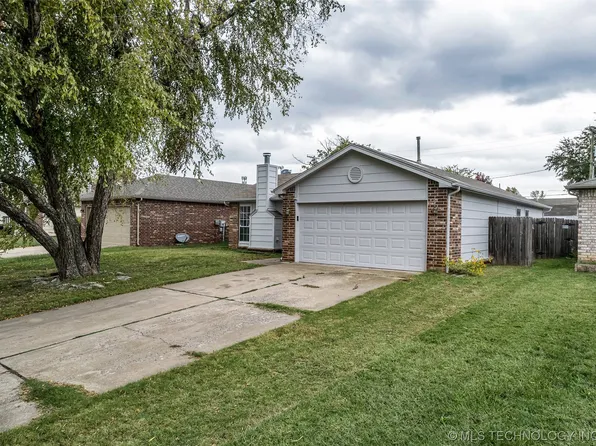 6329 S Madison Pl, Tulsa, OK 74136