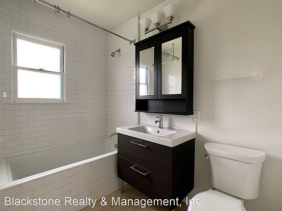 5th image of 1601 Greenfield Ave #11004