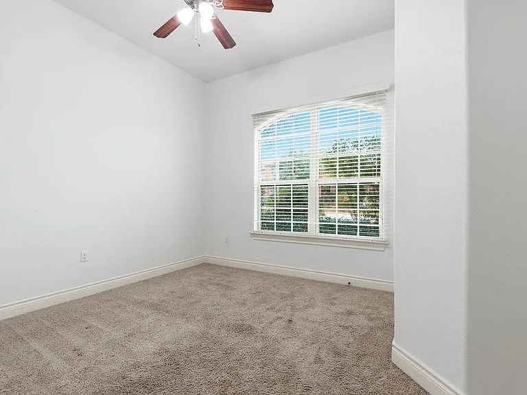 15004 Iveans Way — Photo 21