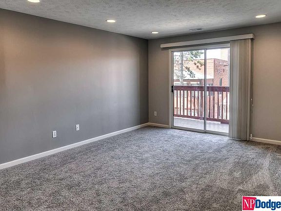 3rd image of 5016 California St APT 6