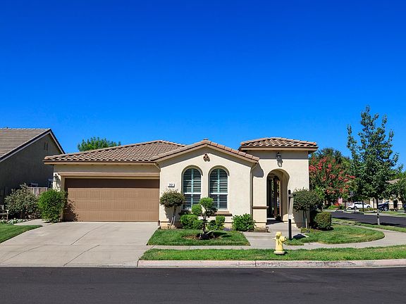 5th image of 312 Merlot Dr
