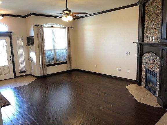5th image of 709 Summit Hollow Dr