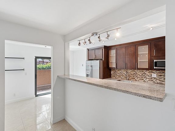 5th image of 2384 NW 36th Ave #0