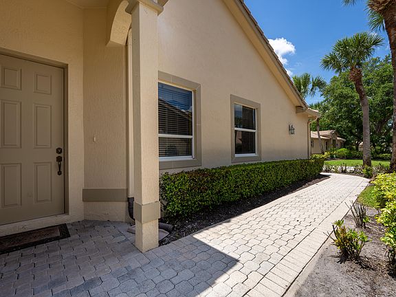 4th image of 7078 Torrey Pines Circle
