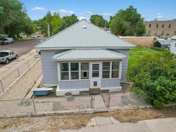 172 S 7th St, Carlin, NV 89822