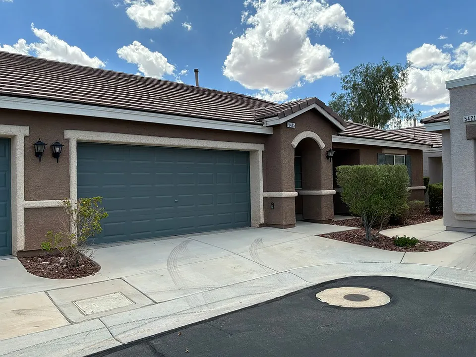 5415 Blue Oat Ave