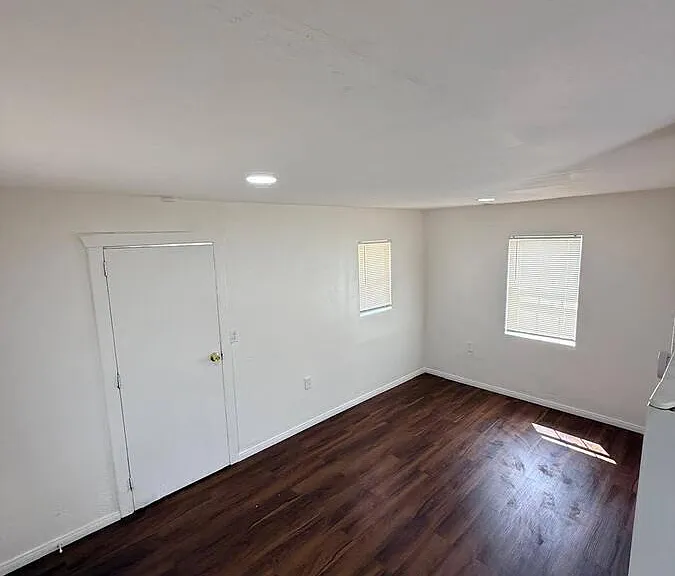 503 E Park St — Photo 1