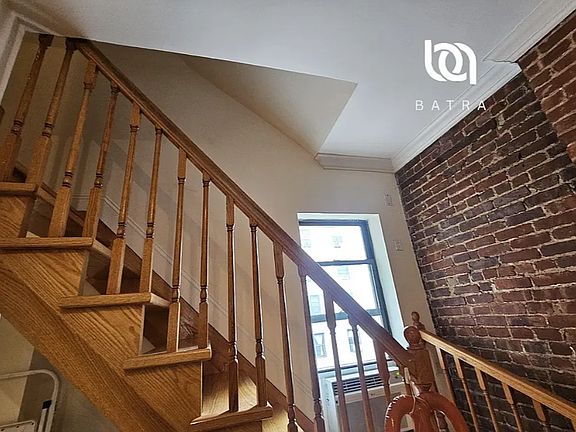 3rd image of 202 W 84th St APT 5W