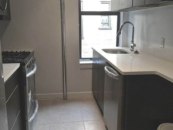 2nd image of 326 Saint Johns Pl #D8