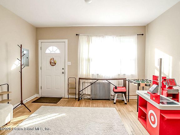 2nd image of 39 Wellbrook Ave
