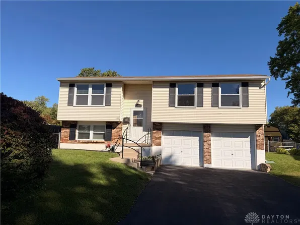 107 Calmont Farm Cir, Englewood, OH 45322
