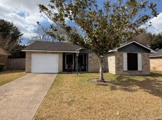 1114 Oxford Dr, Pearland, TX 77584
