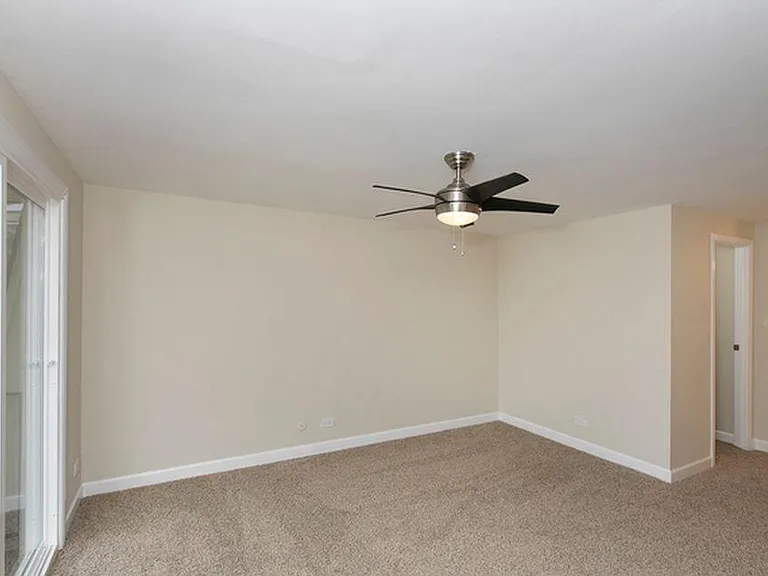 2231 Glenview Ct #143 — Photo 12