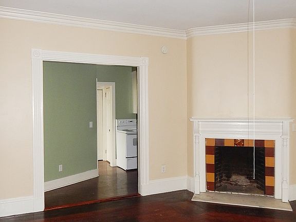 3rd image of 78 Essex St APT 1
