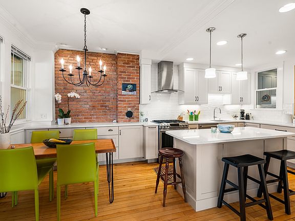 4th image of 503 Huron Ave #4