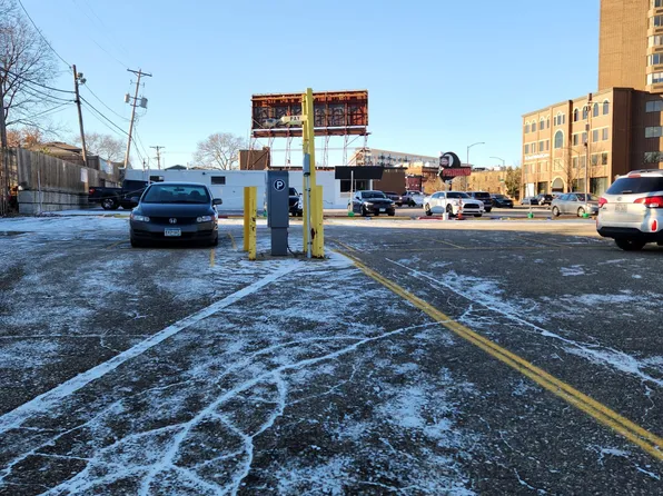 270 7th St W, Saint Paul, MN 55102