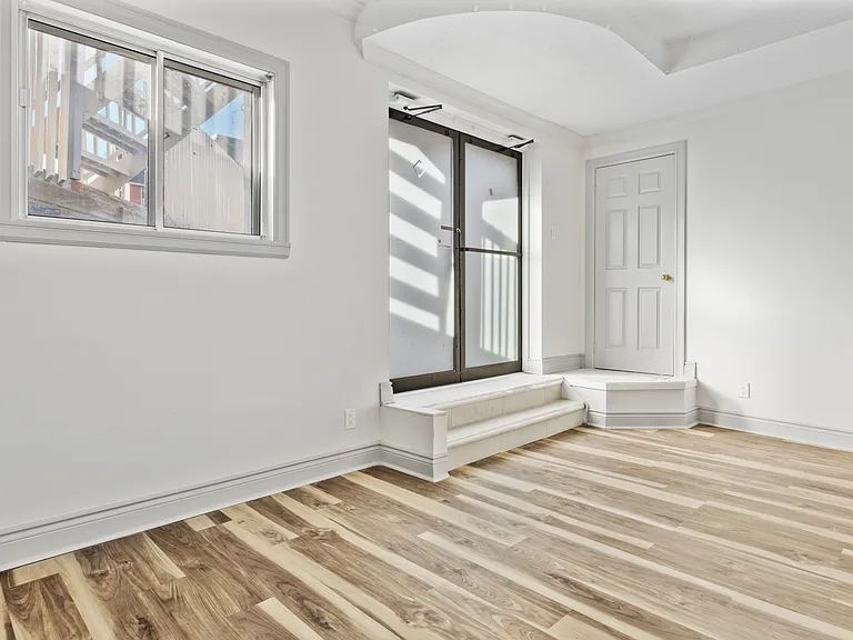 455 Somerset St W #2 — Photo 3