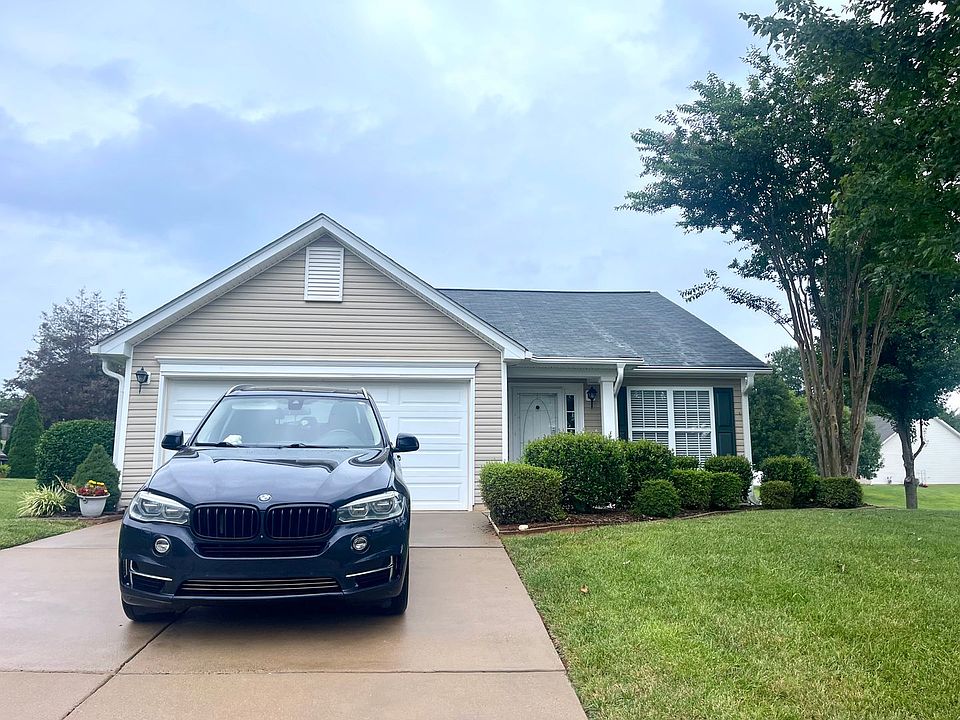 1st image of 2962 Barksdale Dr