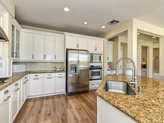 4th image of 611 Belhaven Ct