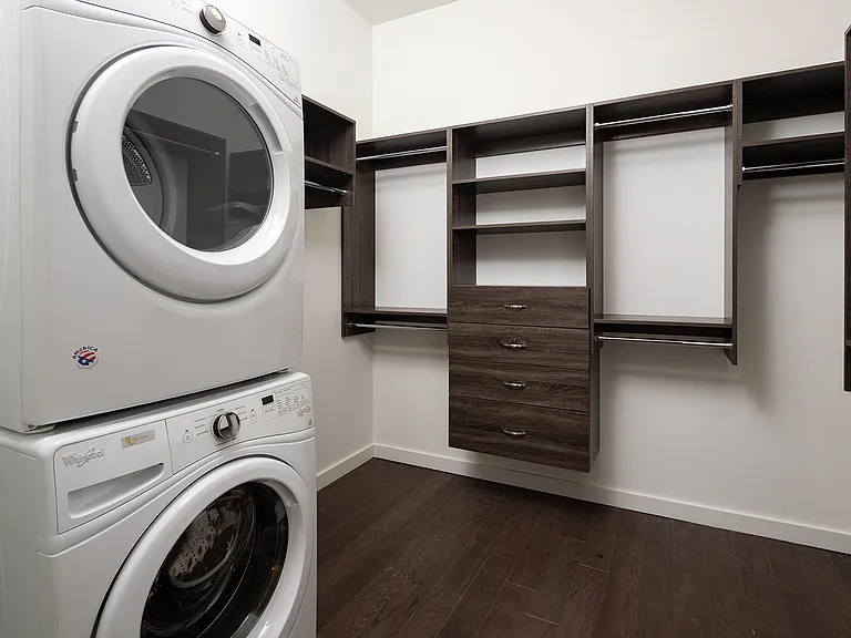 The Huntley Luxury Apartments — Photo 29