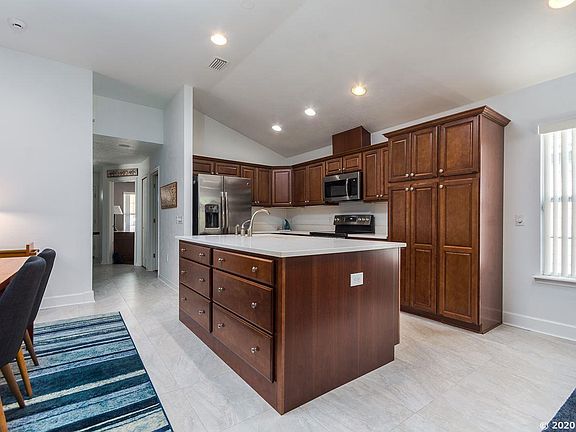 4th image of 6174 NW 118th Pl