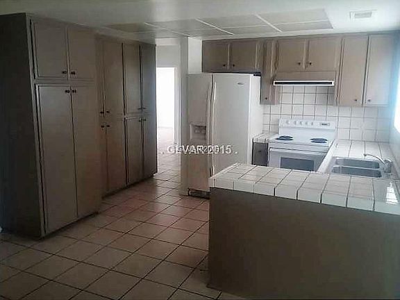 2nd image of 808 Langtry Dr