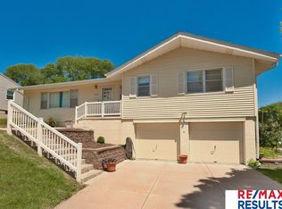 7064 Izard St, Omaha, NE 68132